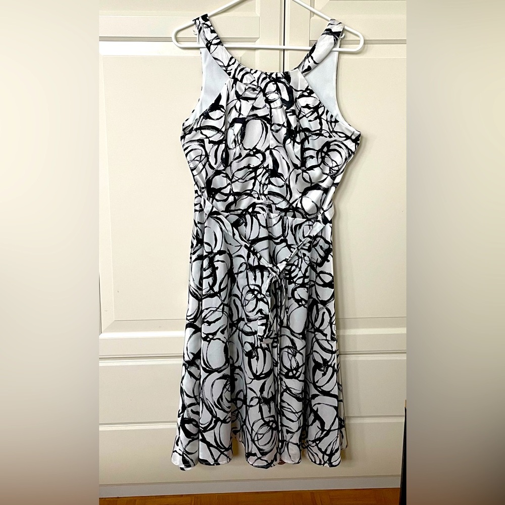 Sleeveless Cocktail Dress with Abstract Print